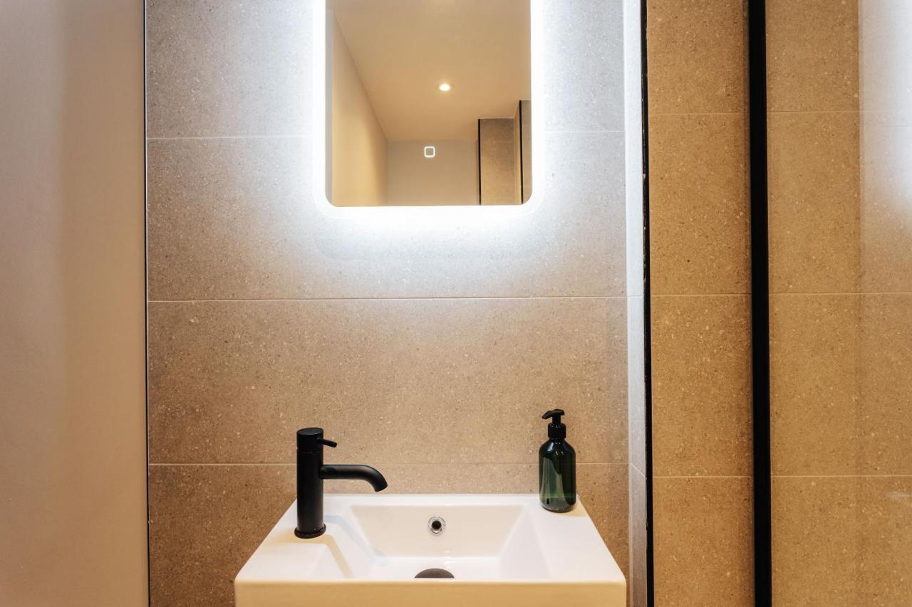 Premier Refurbished Central Flat บอร์นมัธ ภายนอก รูปภาพ