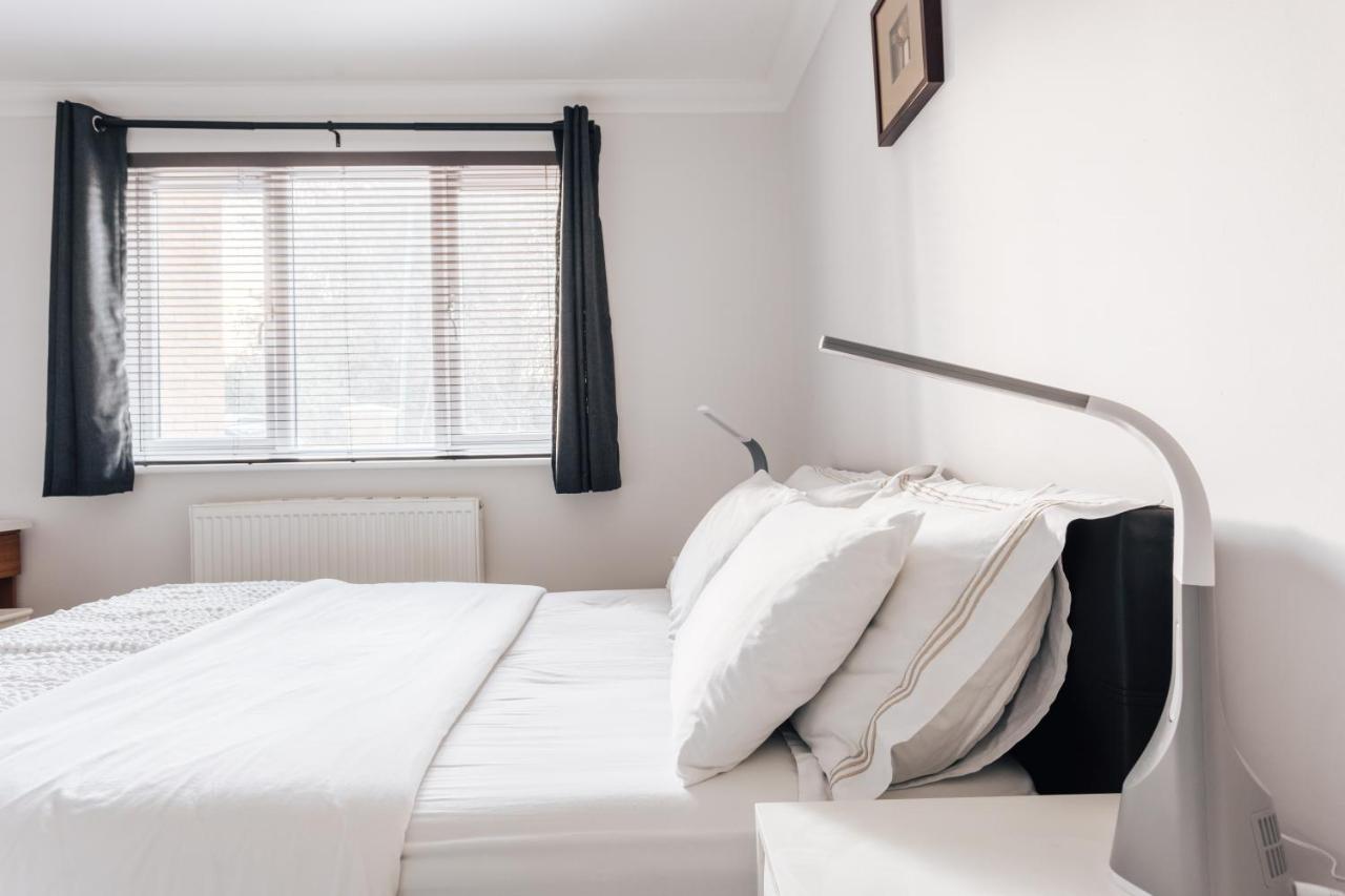 Premier Refurbished Central Flat บอร์นมัธ ภายนอก รูปภาพ