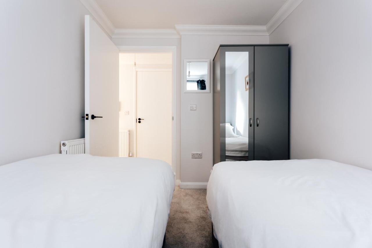 Premier Refurbished Central Flat บอร์นมัธ ภายนอก รูปภาพ