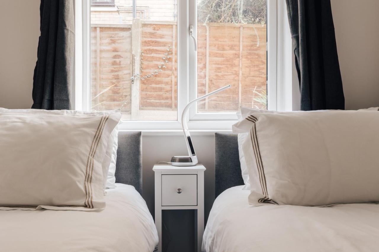 Premier Refurbished Central Flat บอร์นมัธ ภายนอก รูปภาพ